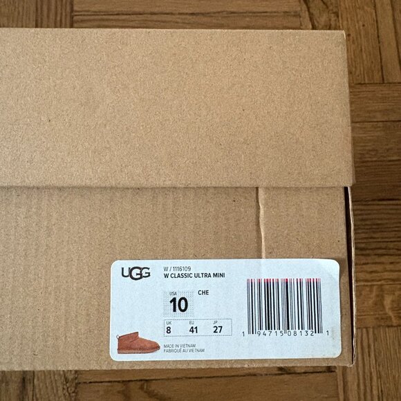 UGG Classic Ultra Mini Boots - Picture 8 of 8